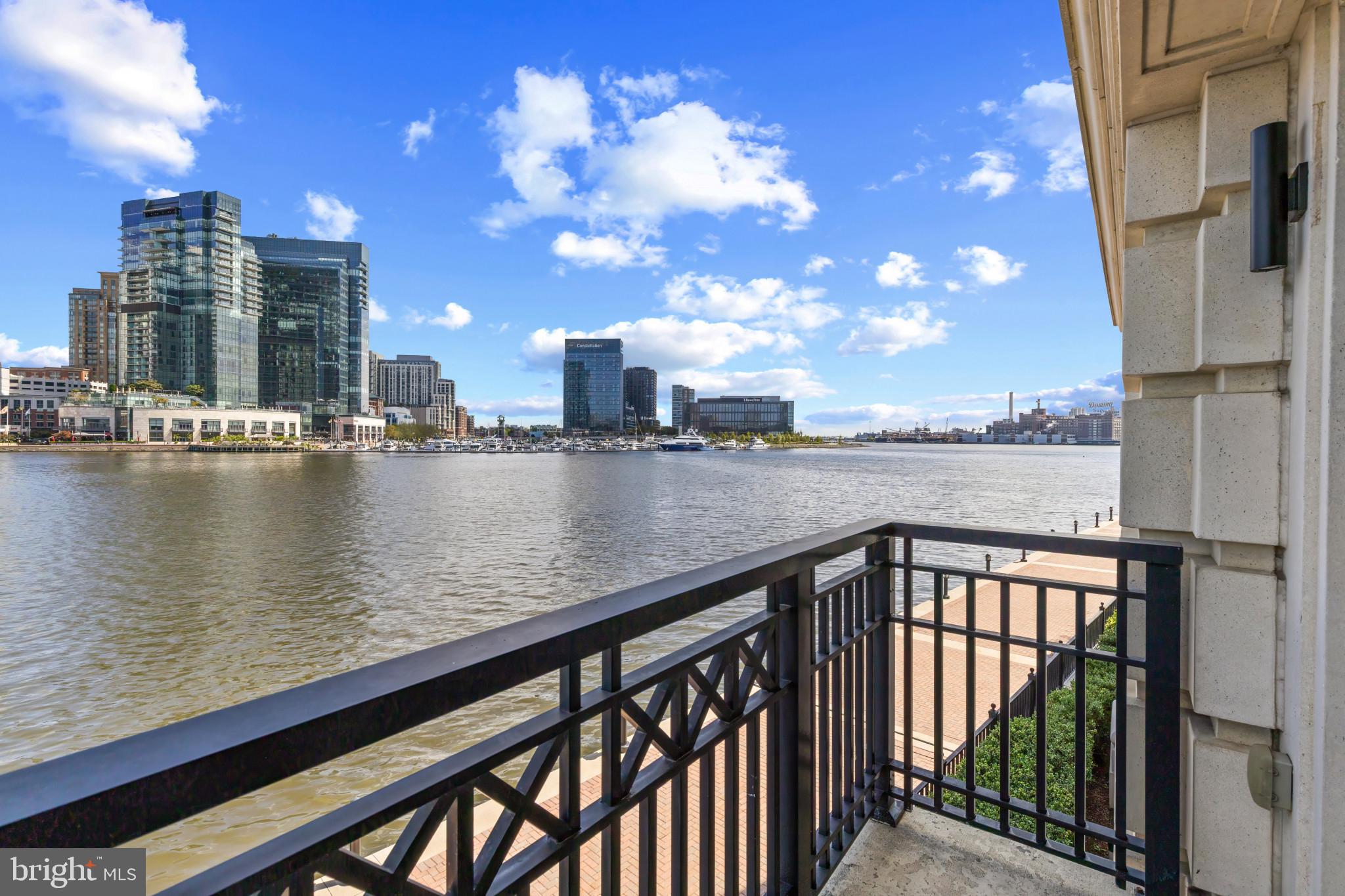 THE RITZ-CARLTON RESIDENCES - Residential