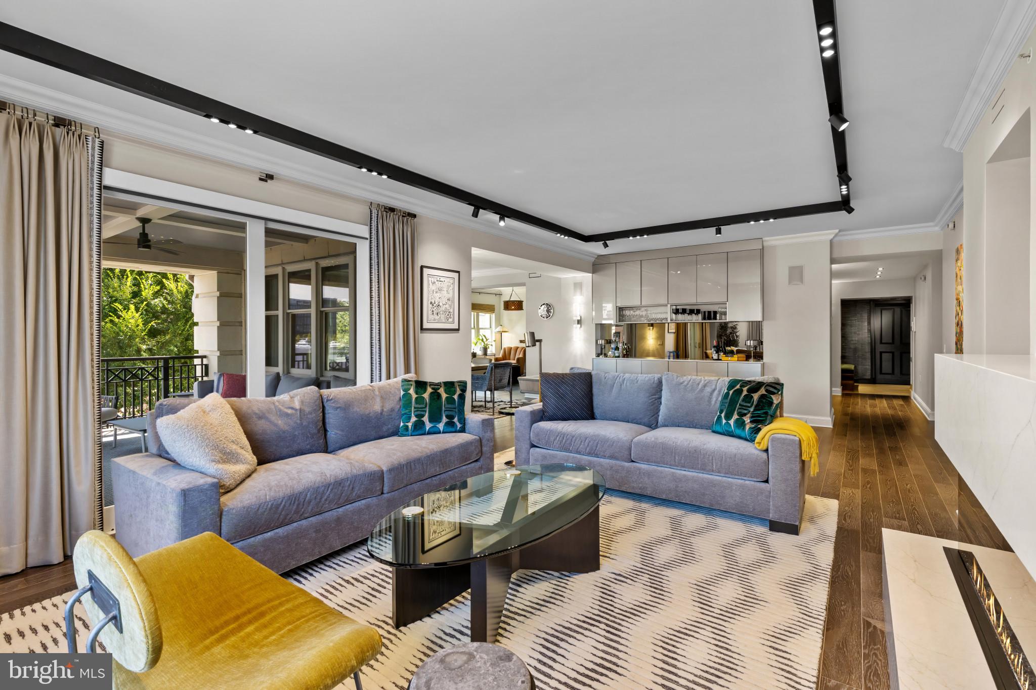 THE RITZ-CARLTON RESIDENCES - Residential