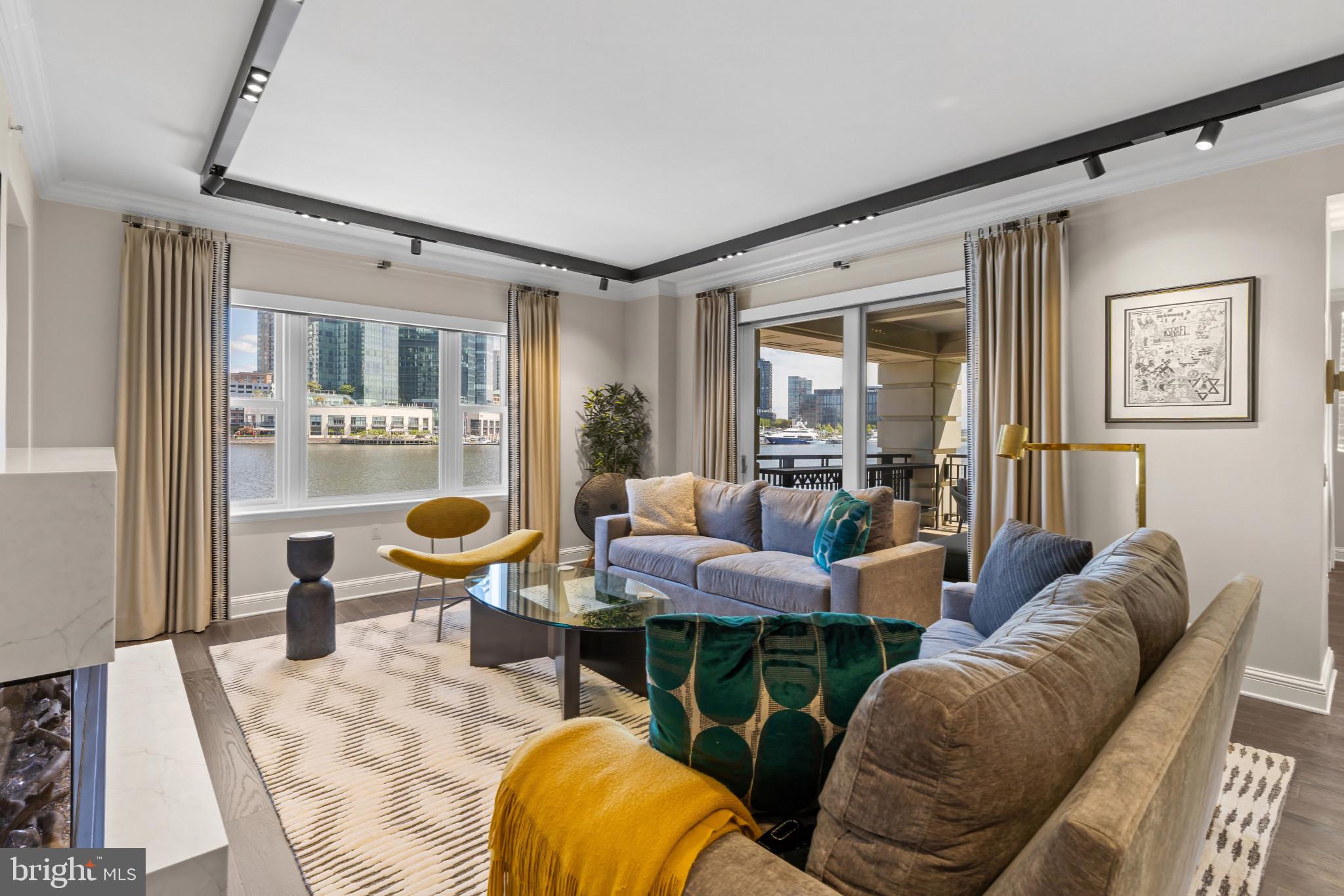 THE RITZ-CARLTON RESIDENCES - Residential