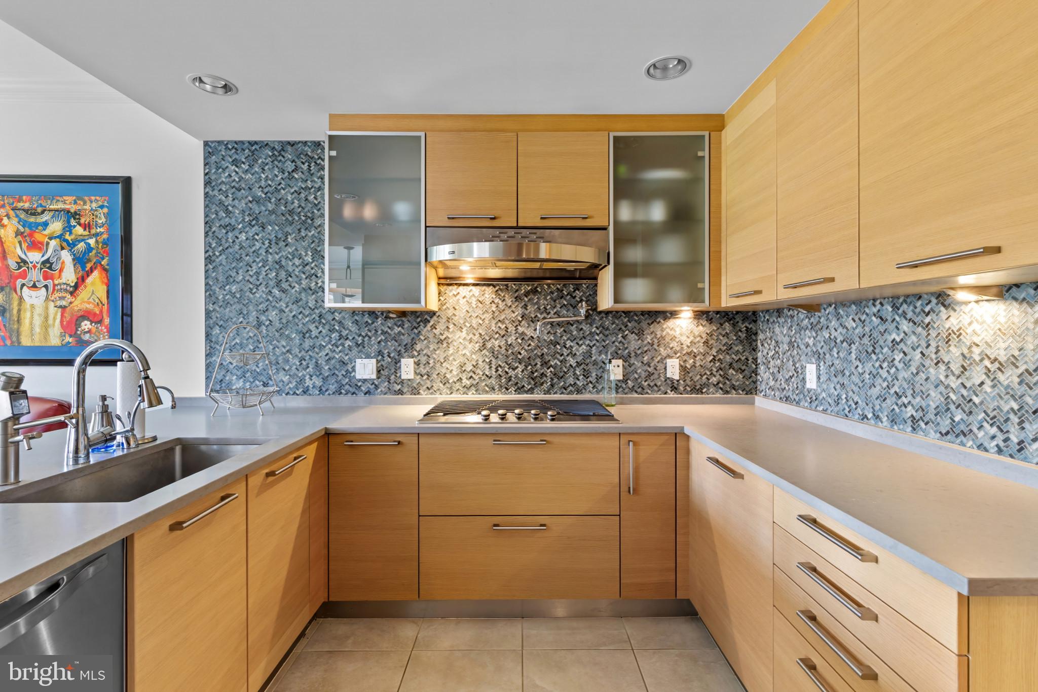 THE RITZ-CARLTON RESIDENCES - Residential