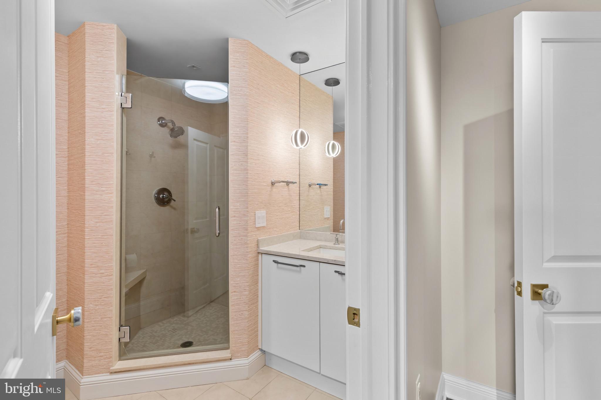 THE RITZ-CARLTON RESIDENCES - Residential