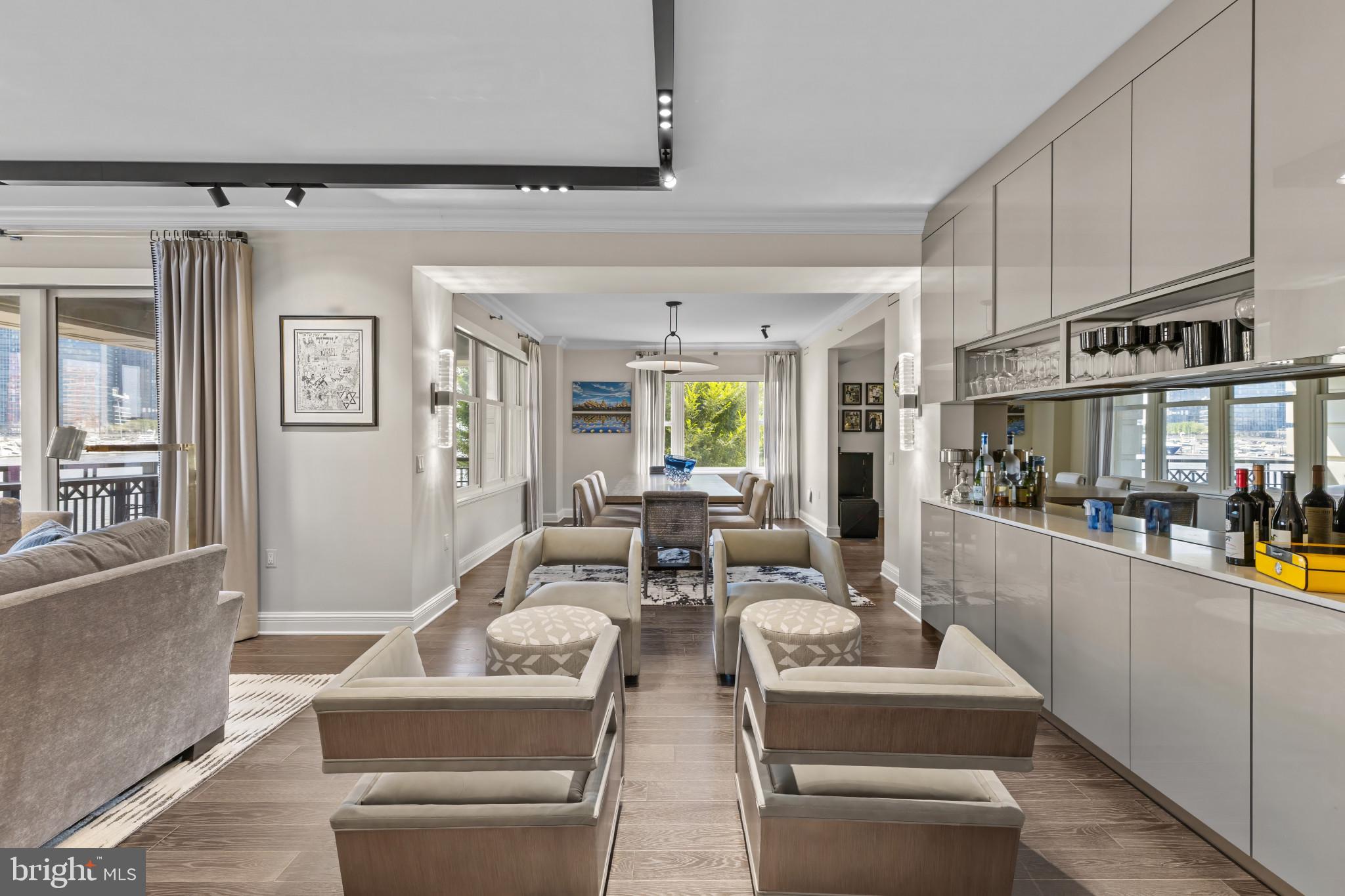 THE RITZ-CARLTON RESIDENCES - Residential