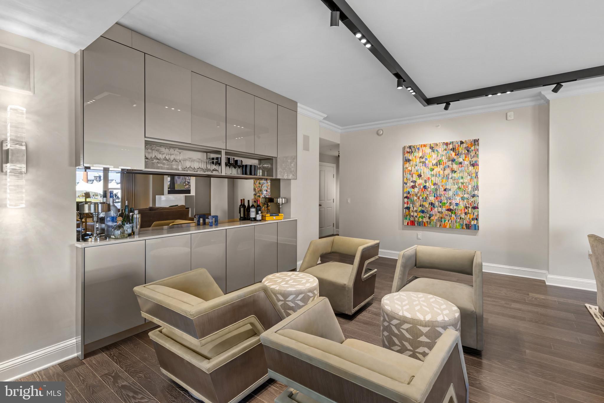 THE RITZ-CARLTON RESIDENCES - Residential