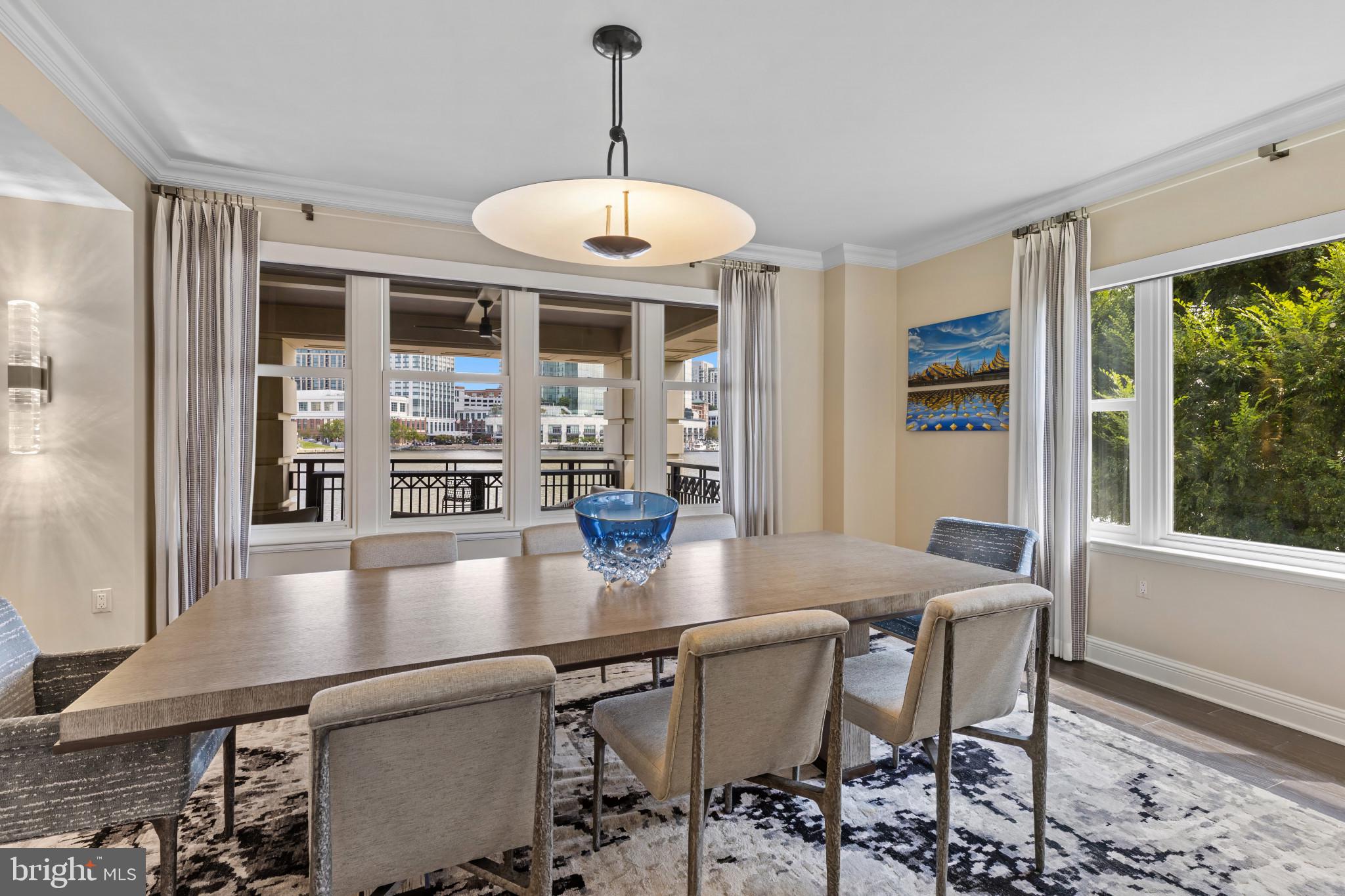 THE RITZ-CARLTON RESIDENCES - Residential