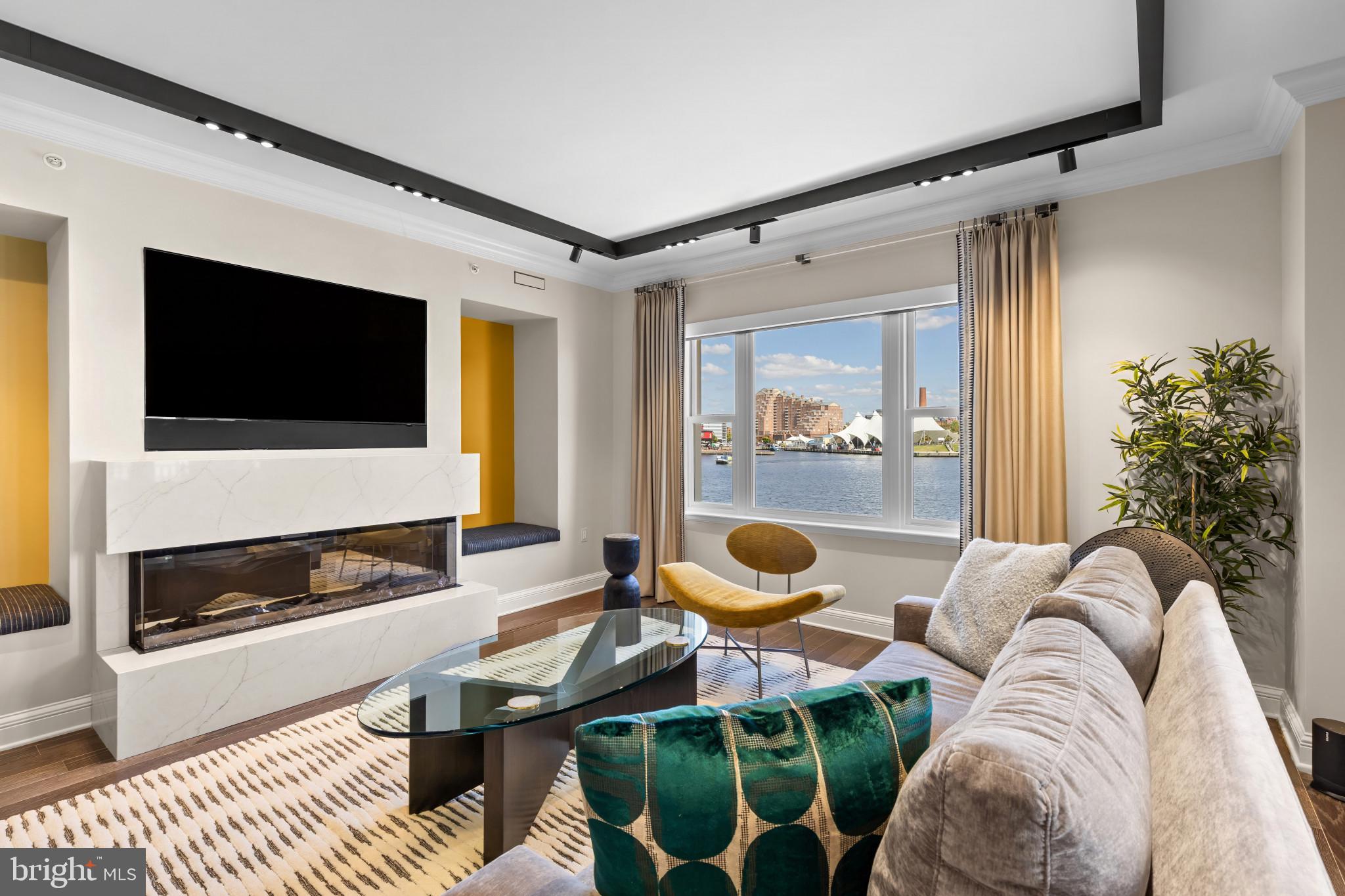 THE RITZ-CARLTON RESIDENCES - Residential