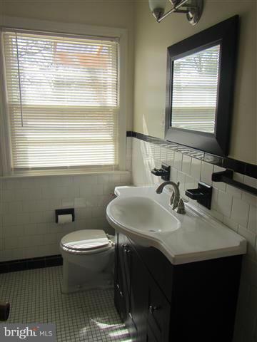 BURNT MILLS KNOLLS - Residential Lease