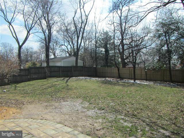 BURNT MILLS KNOLLS - Residential Lease