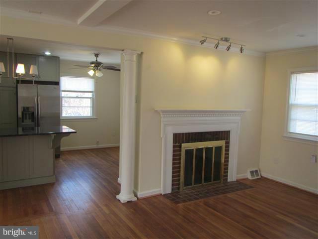 BURNT MILLS KNOLLS - Residential Lease