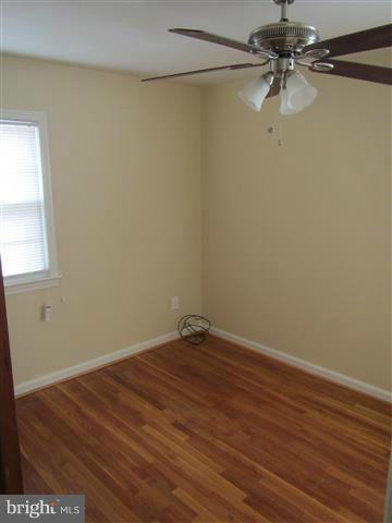 BURNT MILLS KNOLLS - Residential Lease