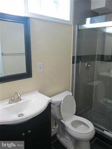 BURNT MILLS KNOLLS - Residential Lease