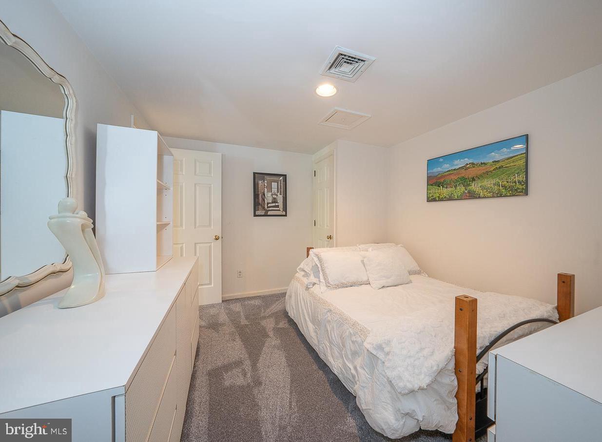 INDIAN CREEK - Residential