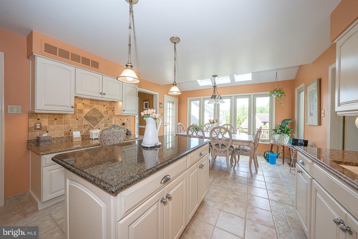 INDIAN CREEK - Residential