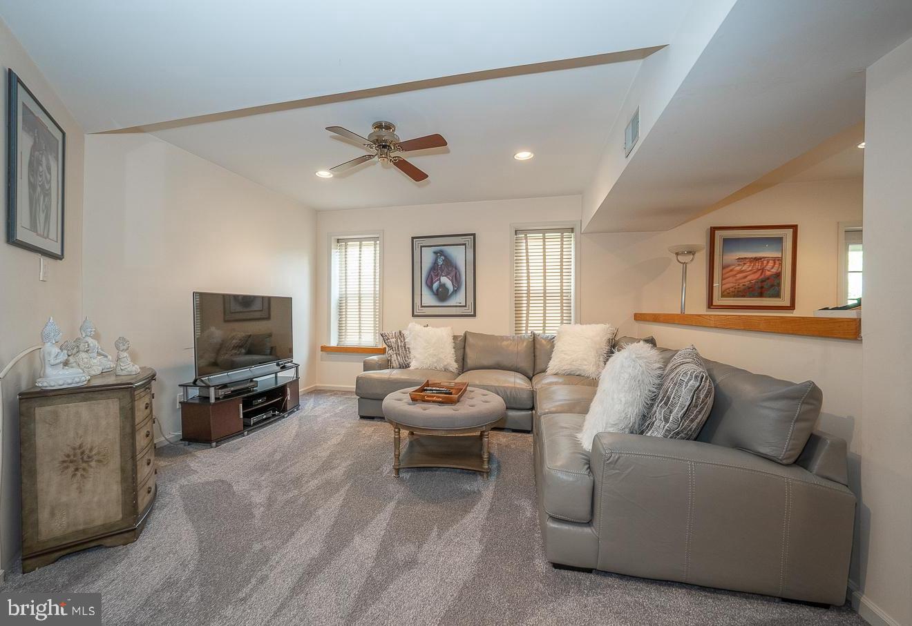 INDIAN CREEK - Residential