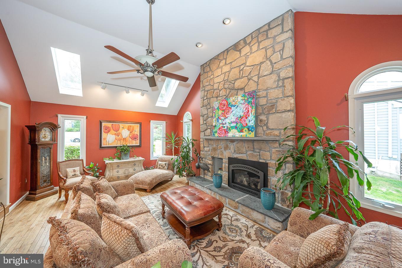 INDIAN CREEK - Residential