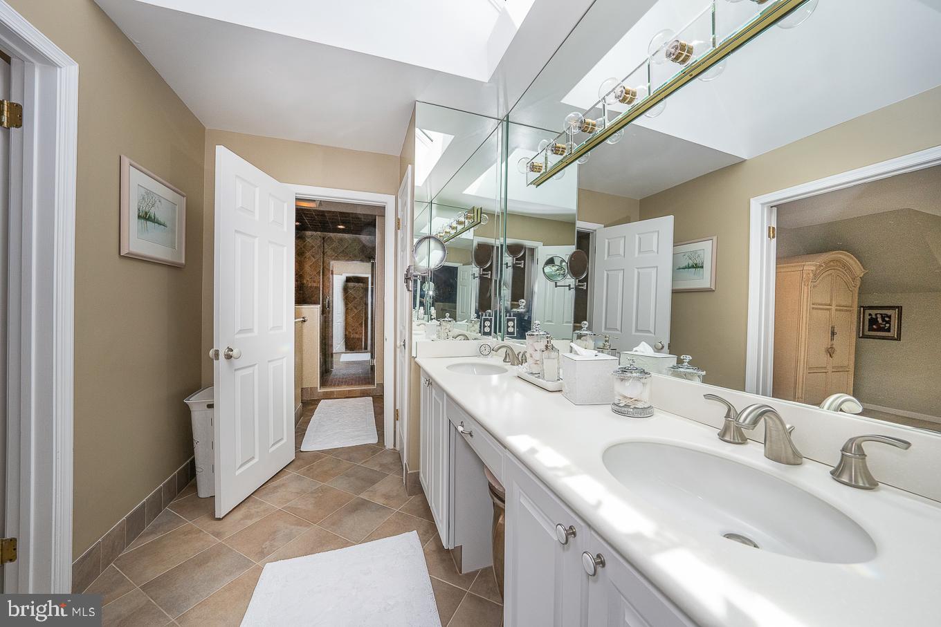 INDIAN CREEK - Residential