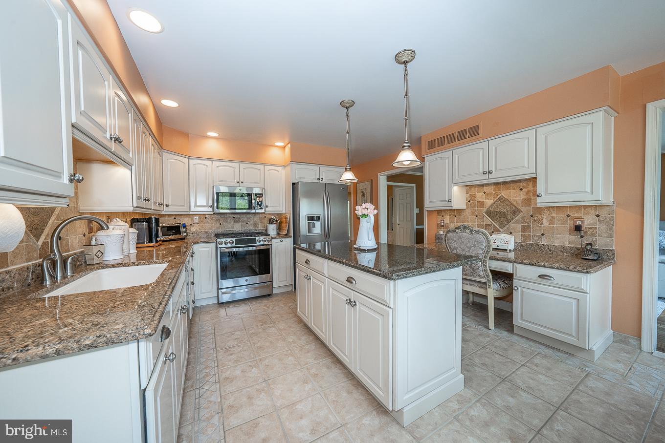 INDIAN CREEK - Residential