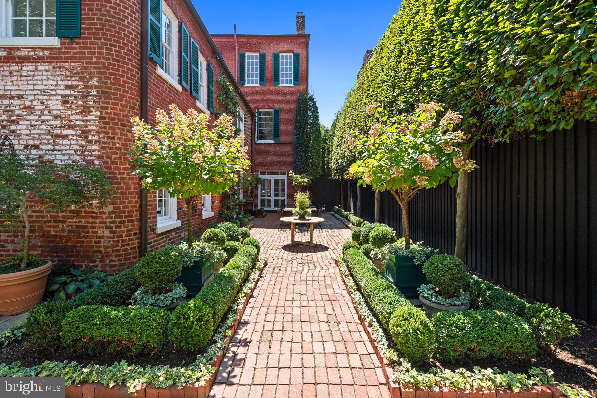 GEORGETOWN - Residential