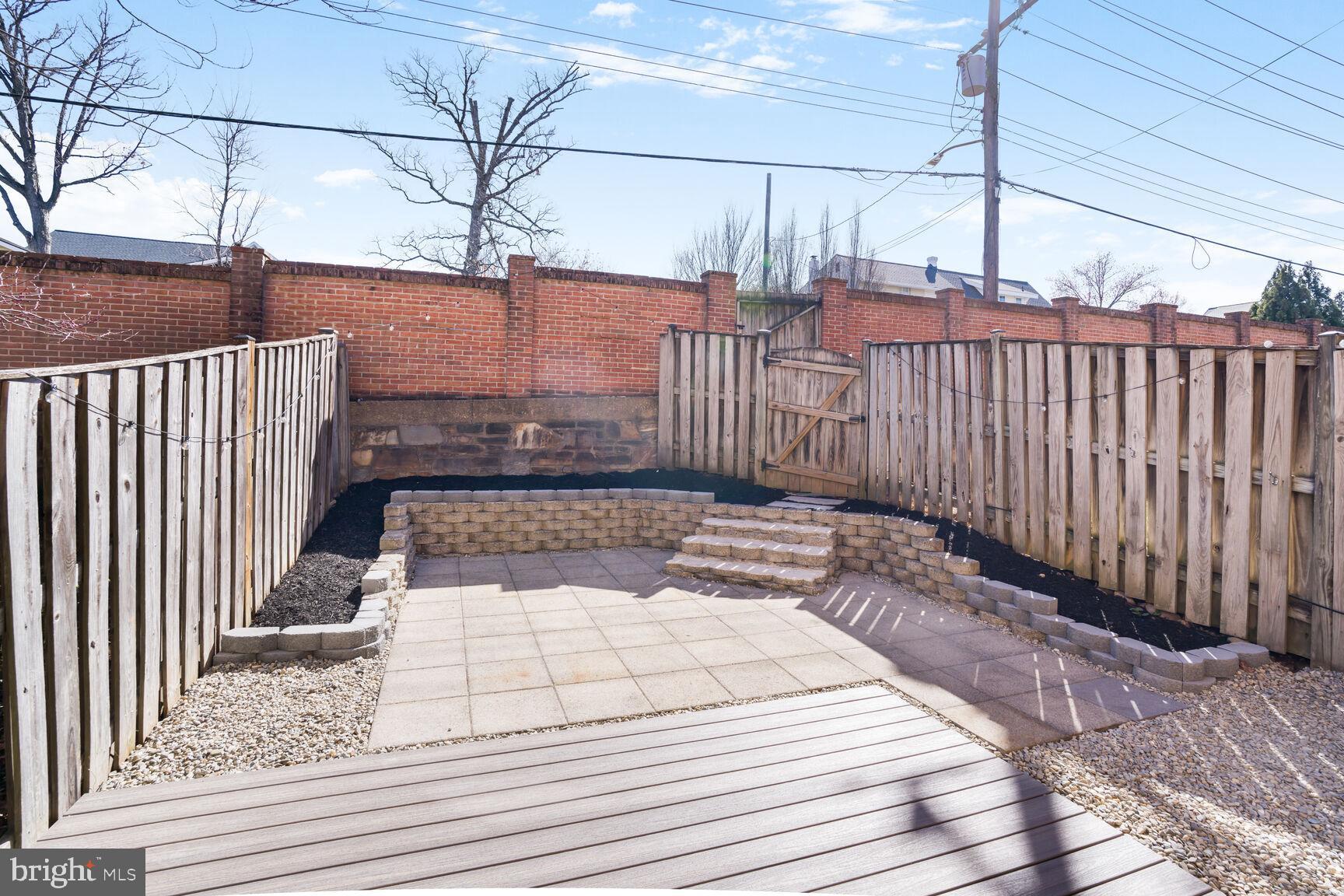 COURTHOUSE PARK - Residential