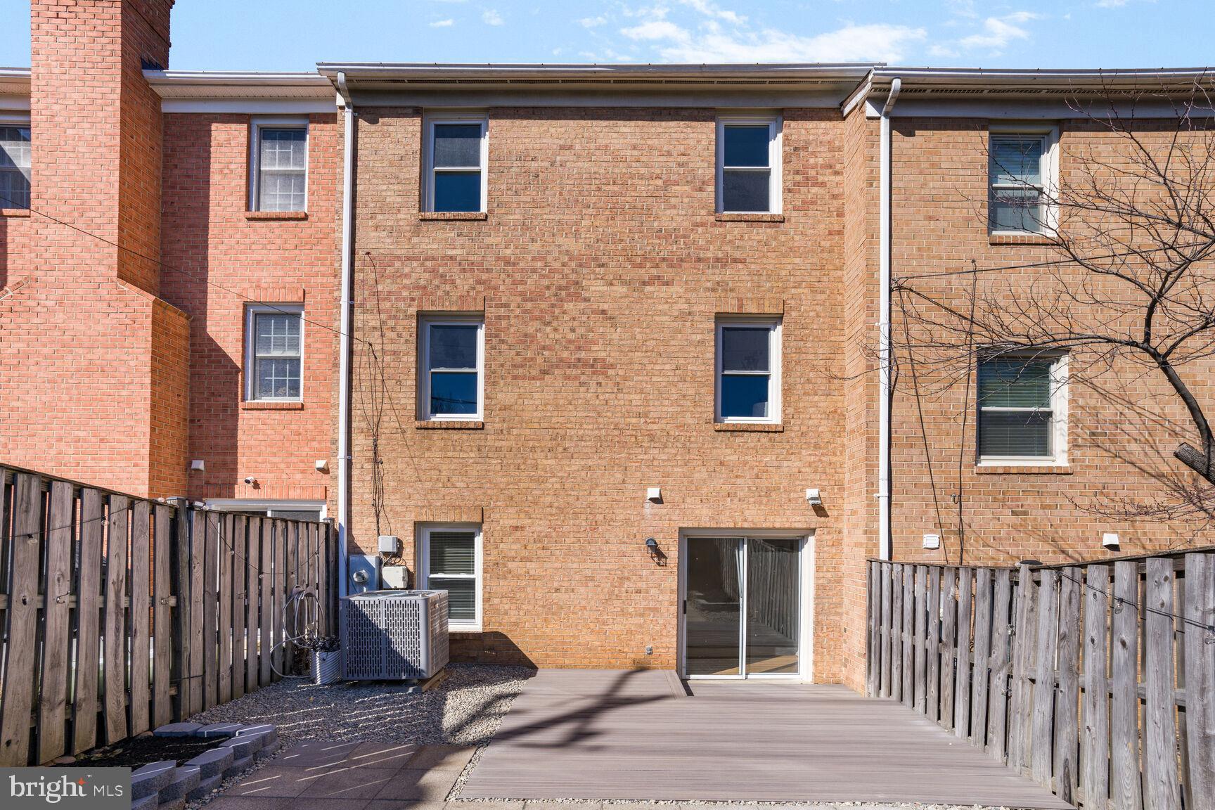 COURTHOUSE PARK - Residential