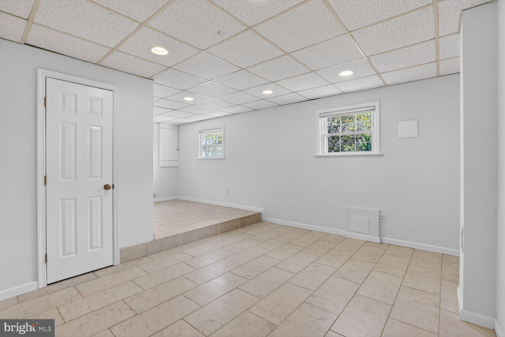 LAKEVIEW ESTATES - Residential