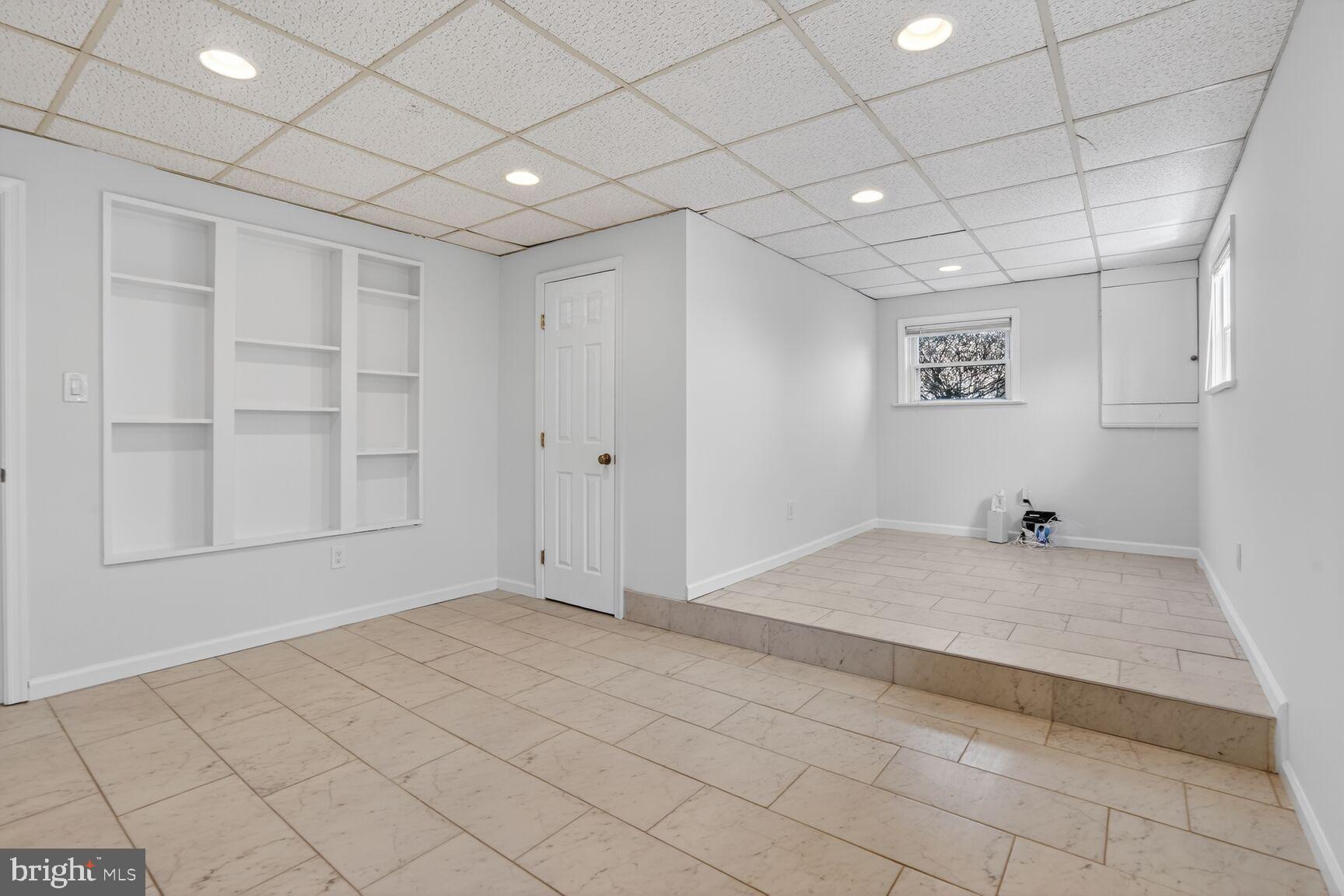 LAKEVIEW ESTATES - Residential