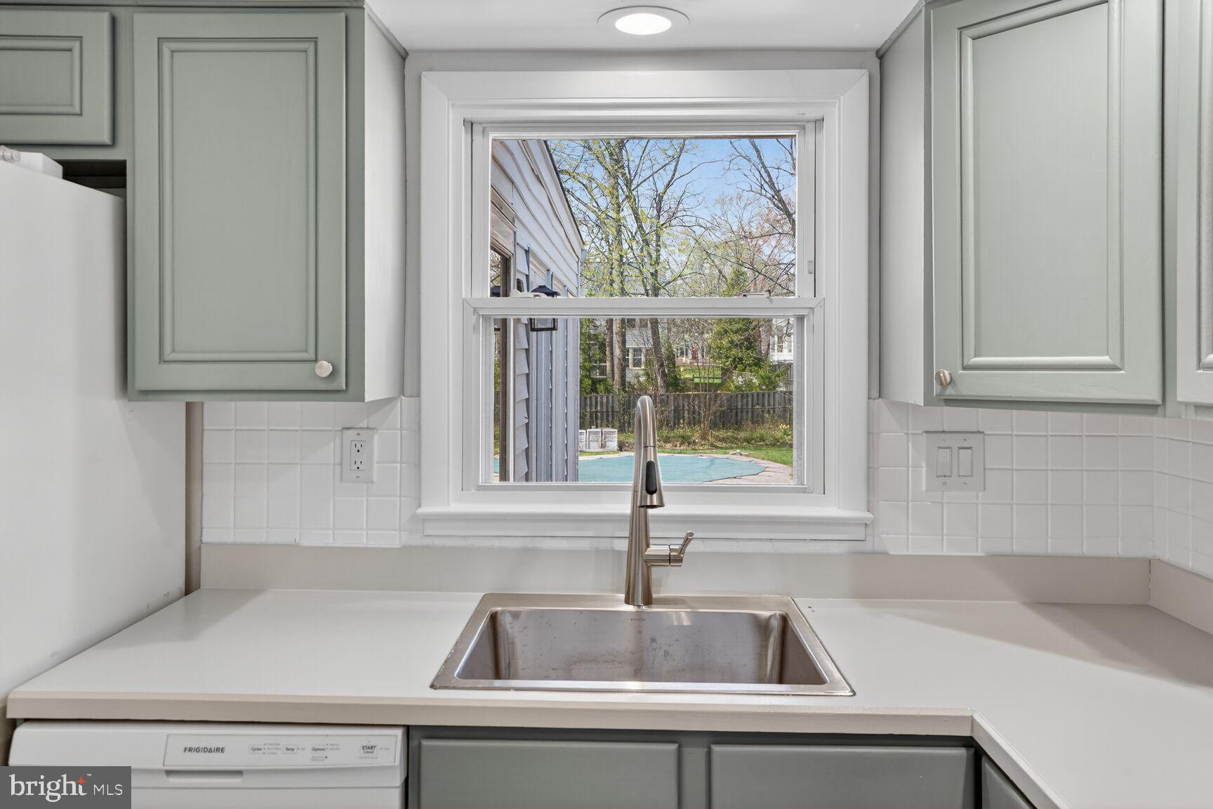 LAKEVIEW ESTATES - Residential