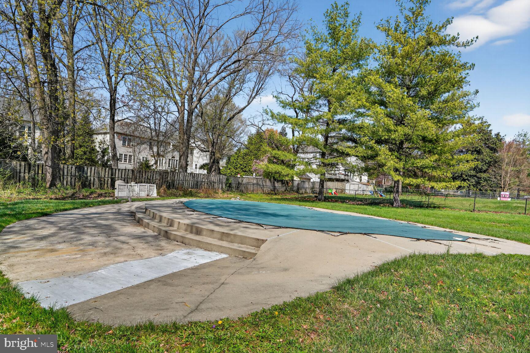 LAKEVIEW ESTATES - Residential