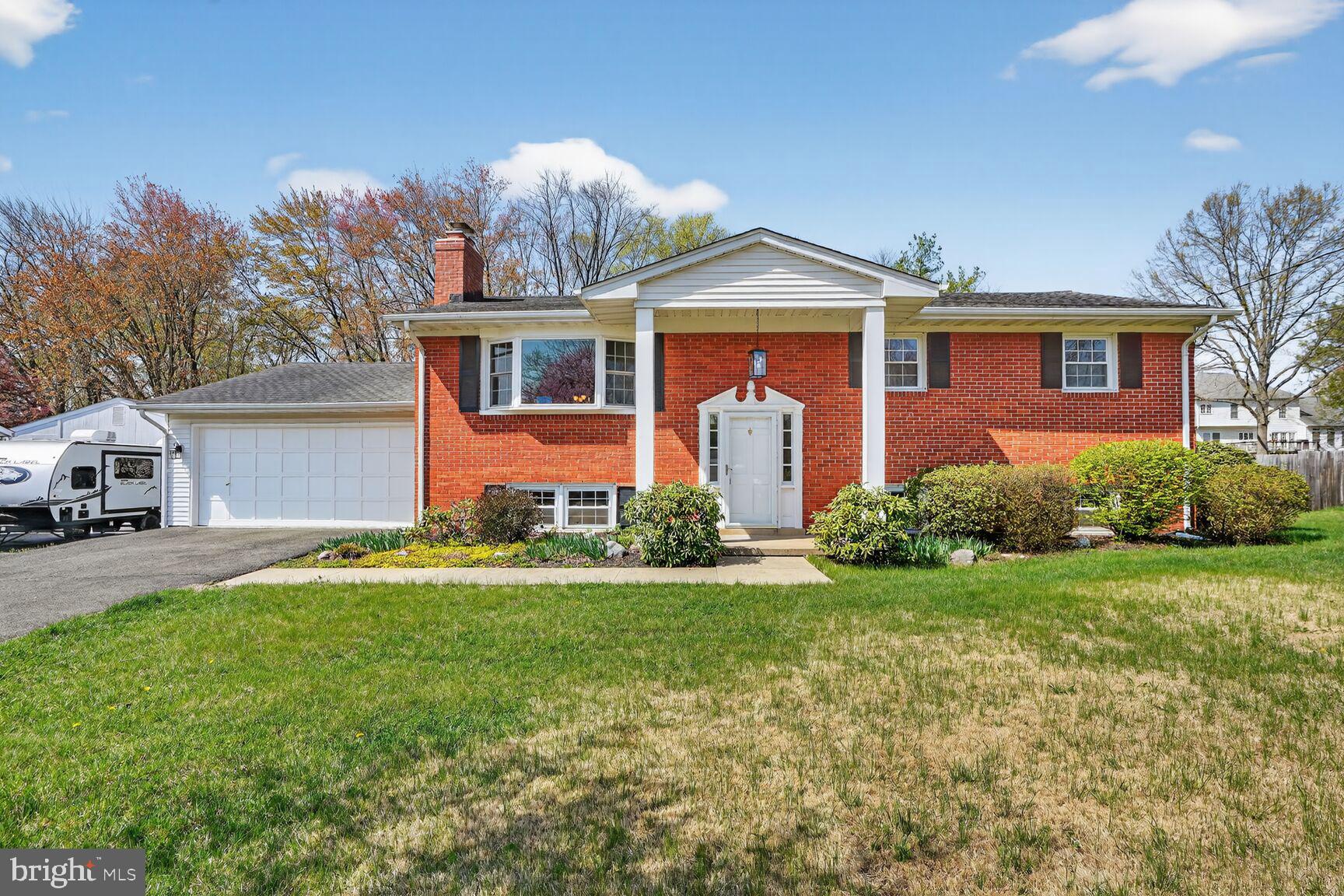 LAKEVIEW ESTATES - Residential