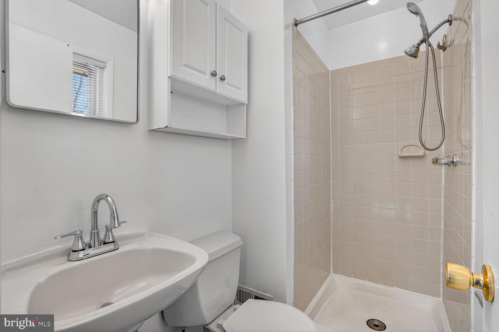 LAKEVIEW ESTATES - Residential