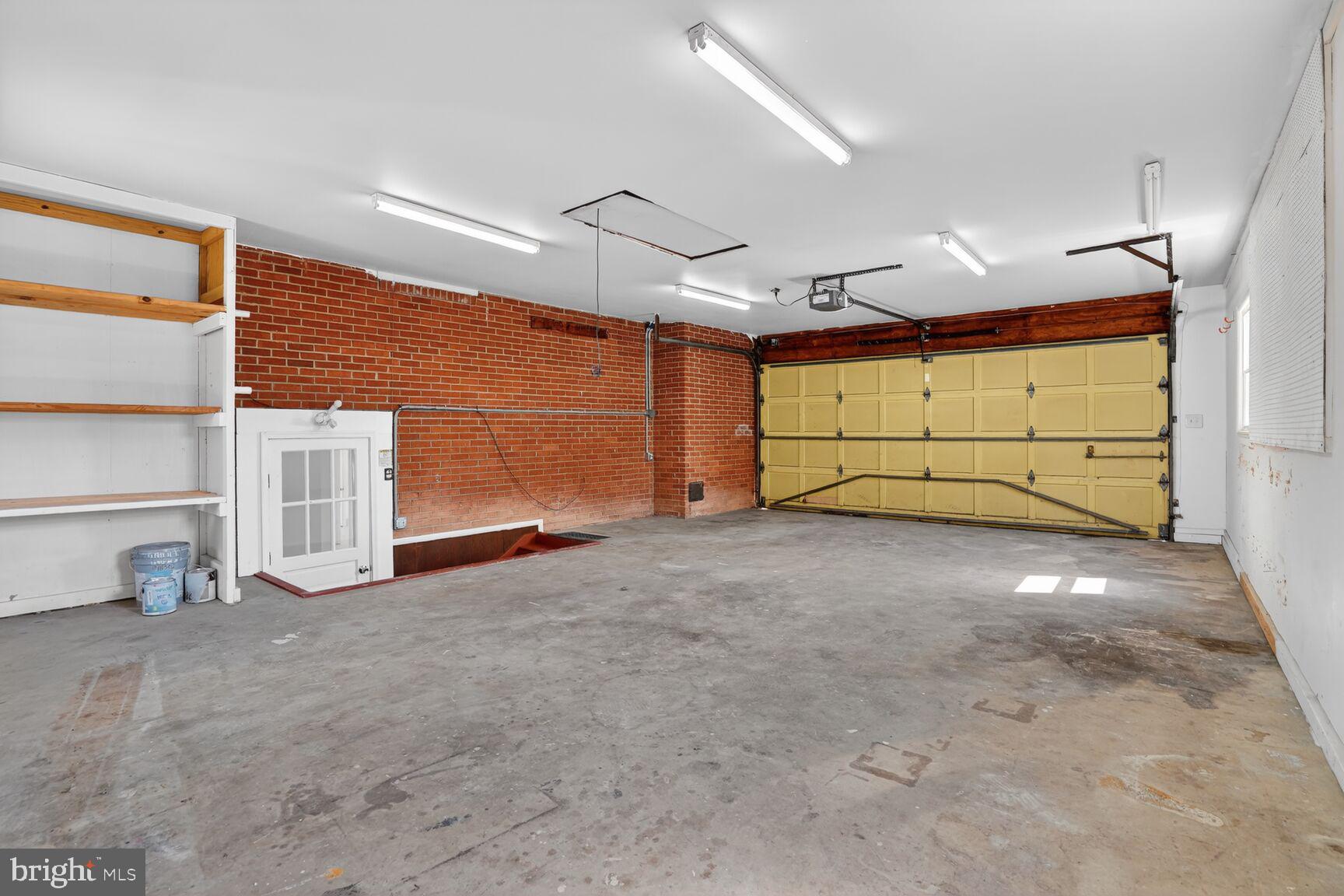 LAKEVIEW ESTATES - Residential