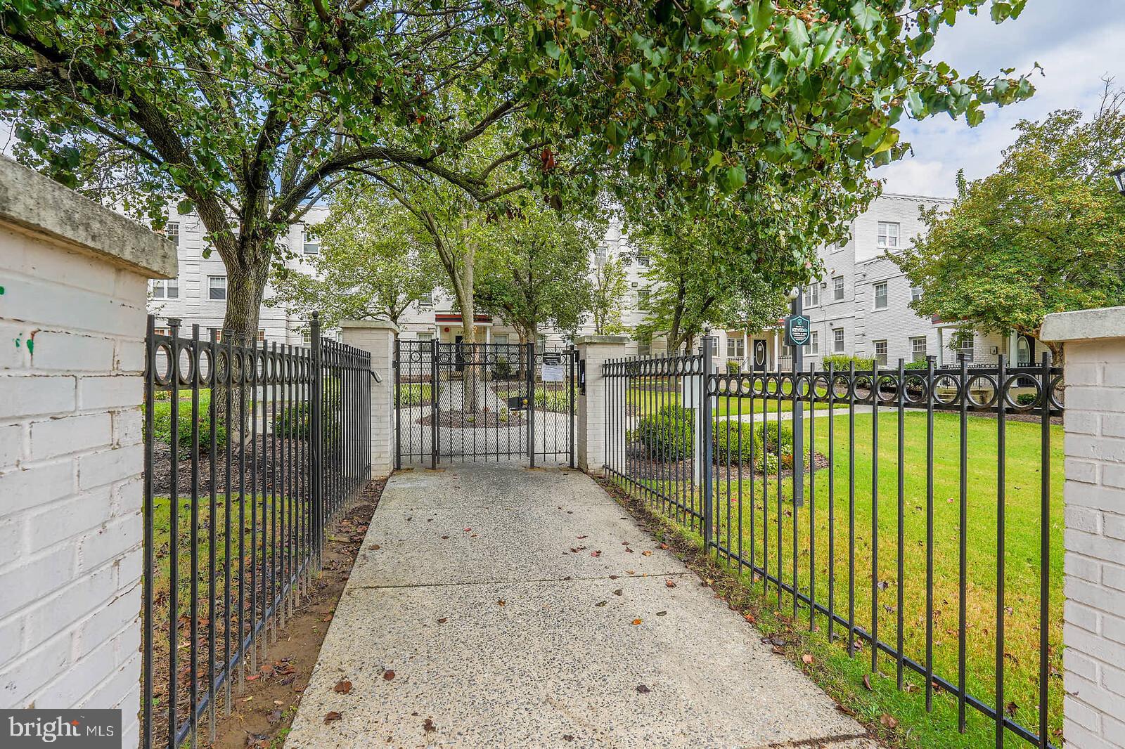 3876 9TH STREET SE 302