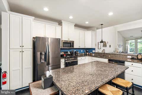Townhouse For Sale - 84 Heals Farm Road<br/> BURLINGTON, NJ 08016
