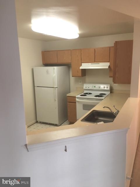 HEARTHSTONE VILLAGE - Residential Lease