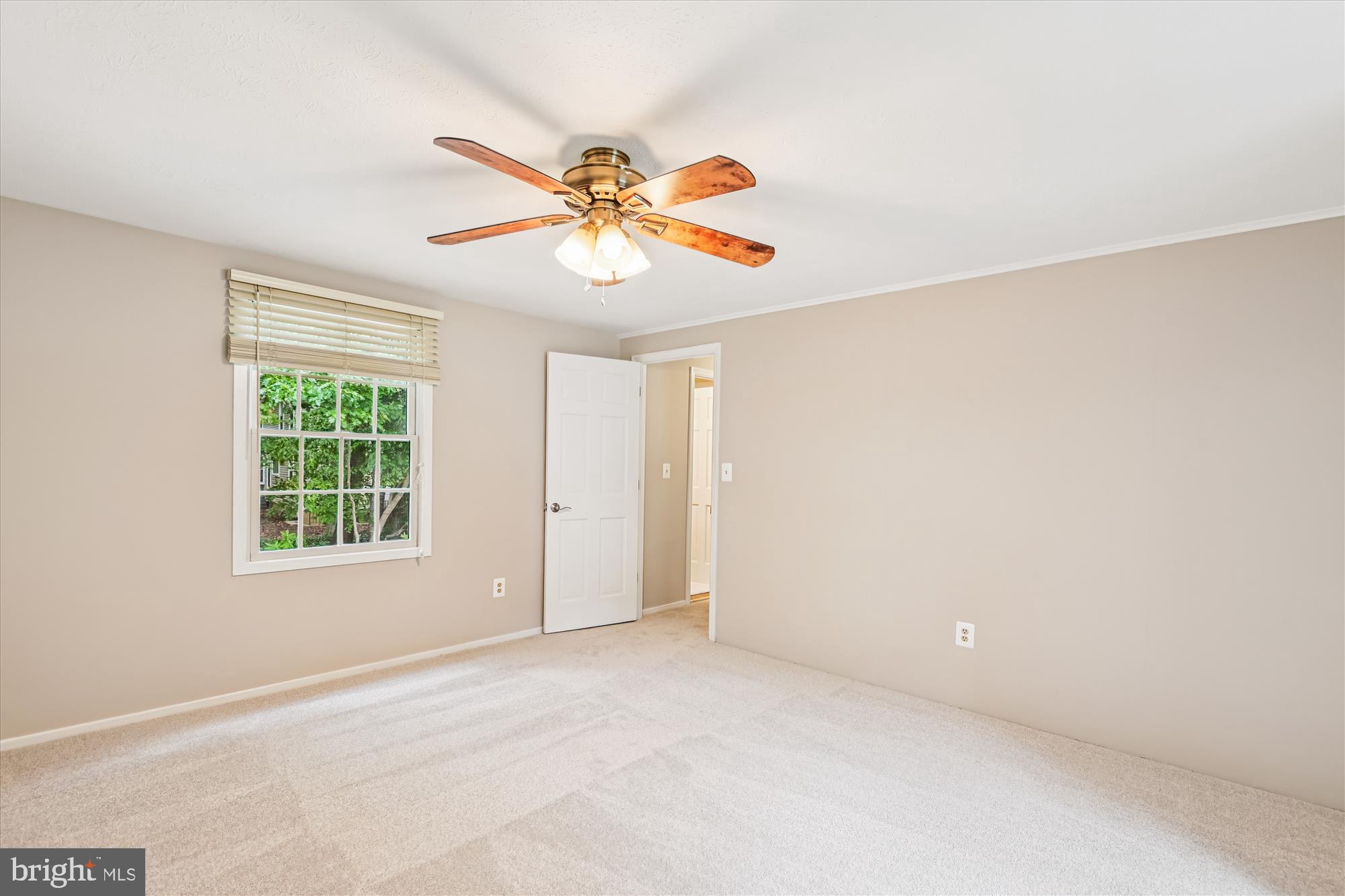 BAY HILLS - Residential