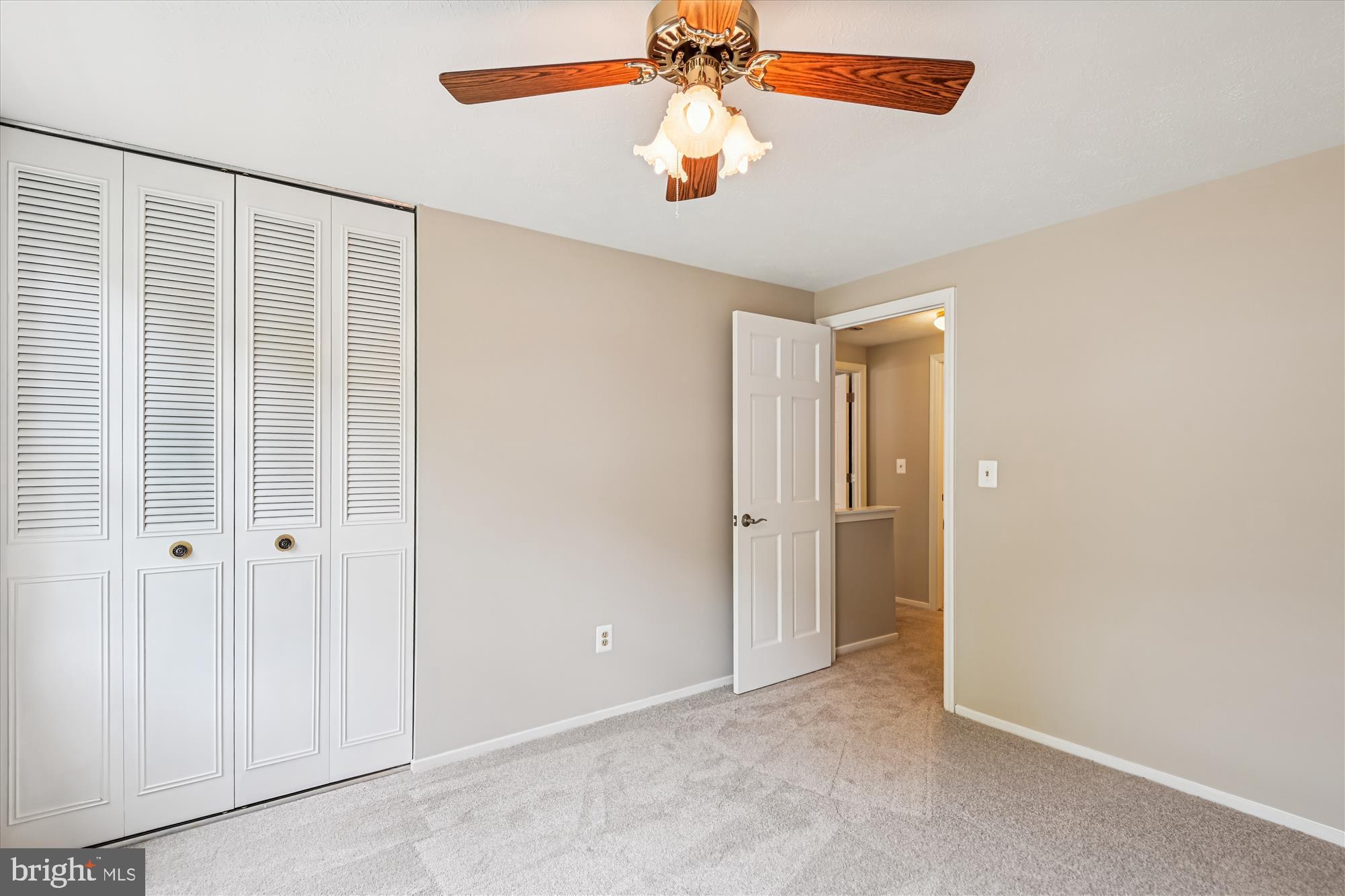 BAY HILLS - Residential