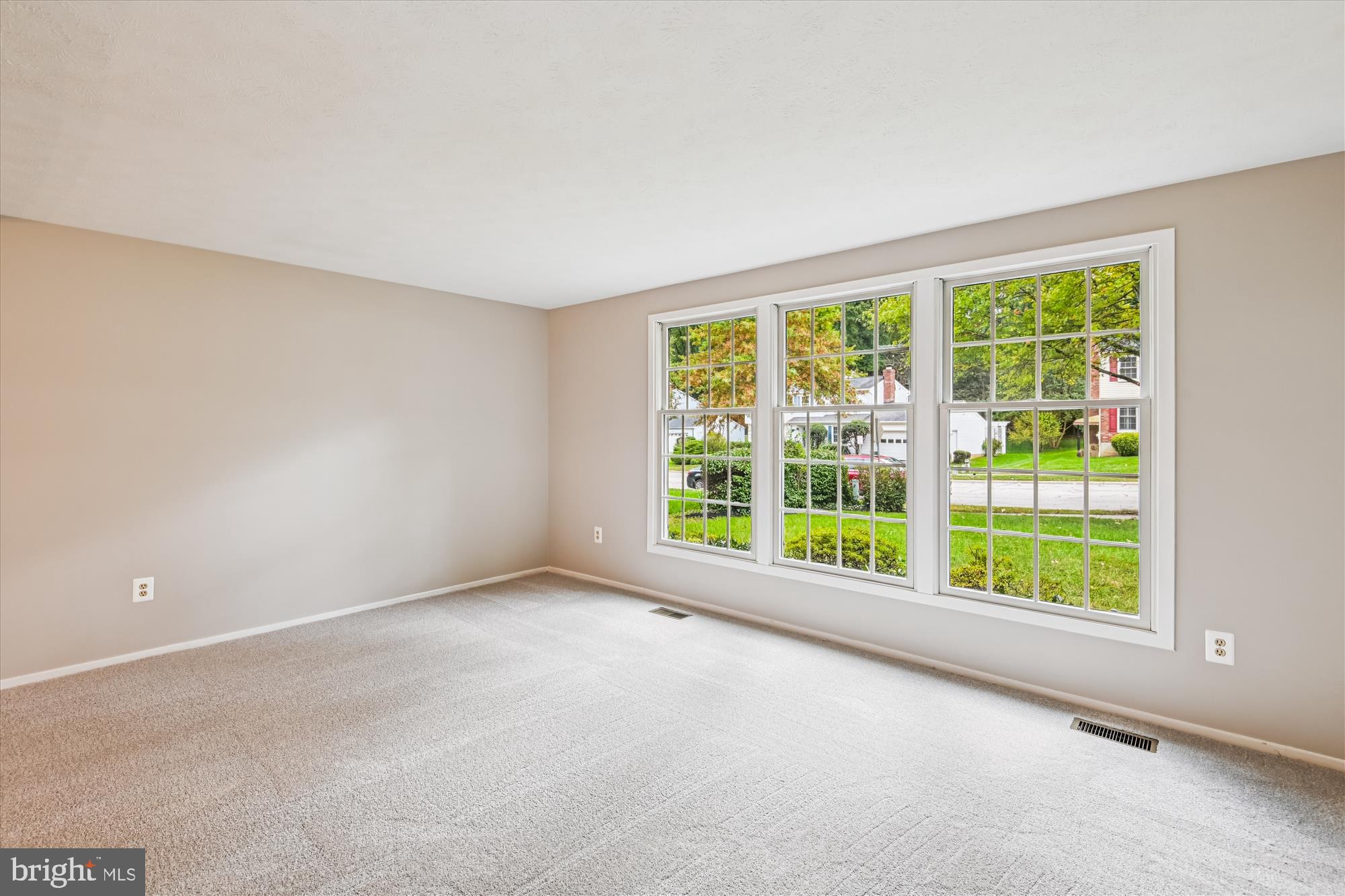 BAY HILLS - Residential