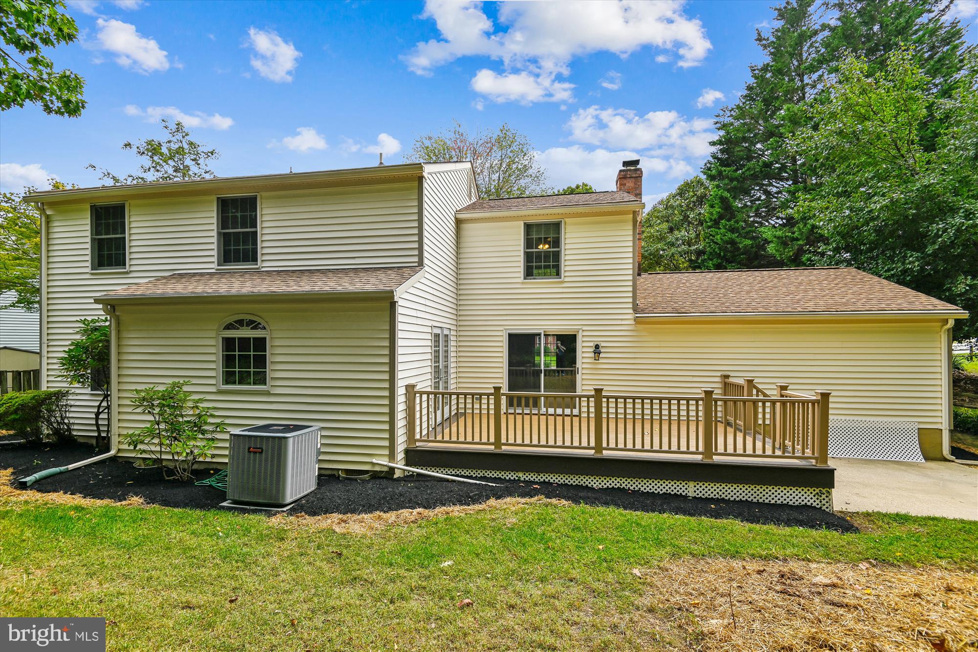 BAY HILLS - Residential