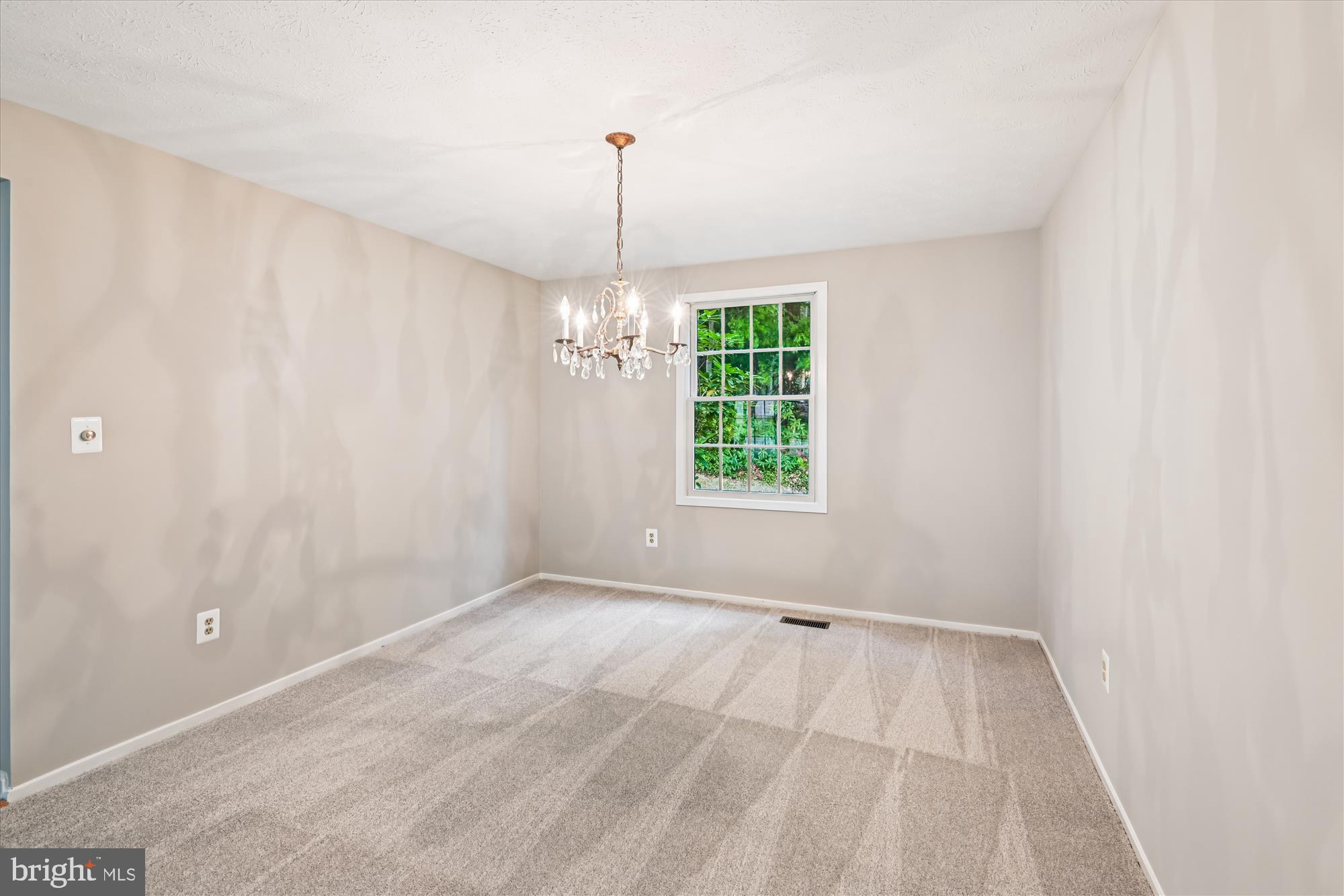 BAY HILLS - Residential