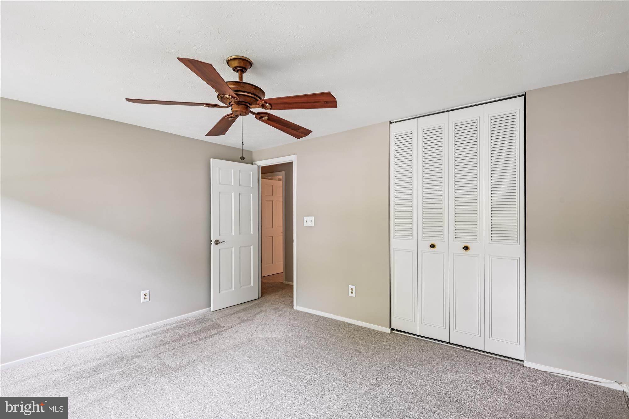 BAY HILLS - Residential