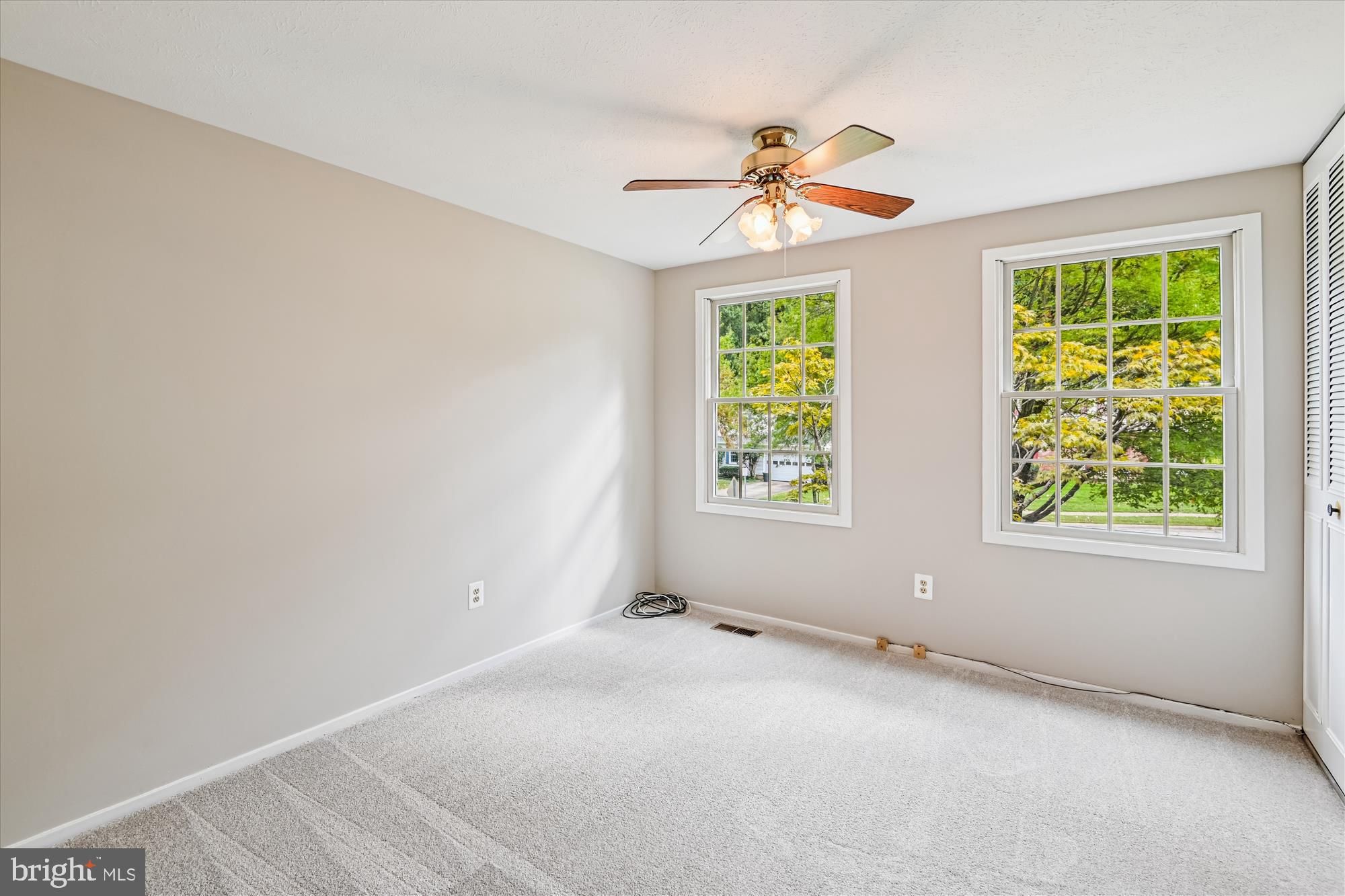 BAY HILLS - Residential