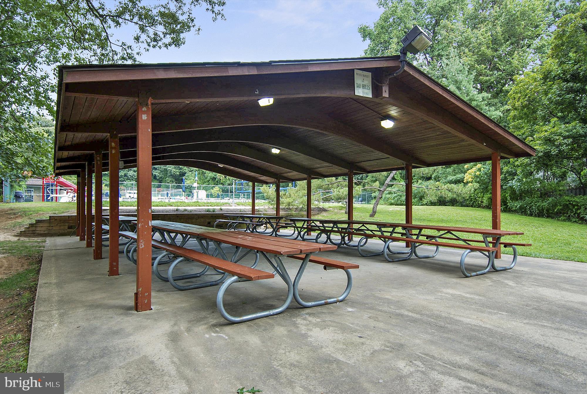 BAY HILLS - Residential