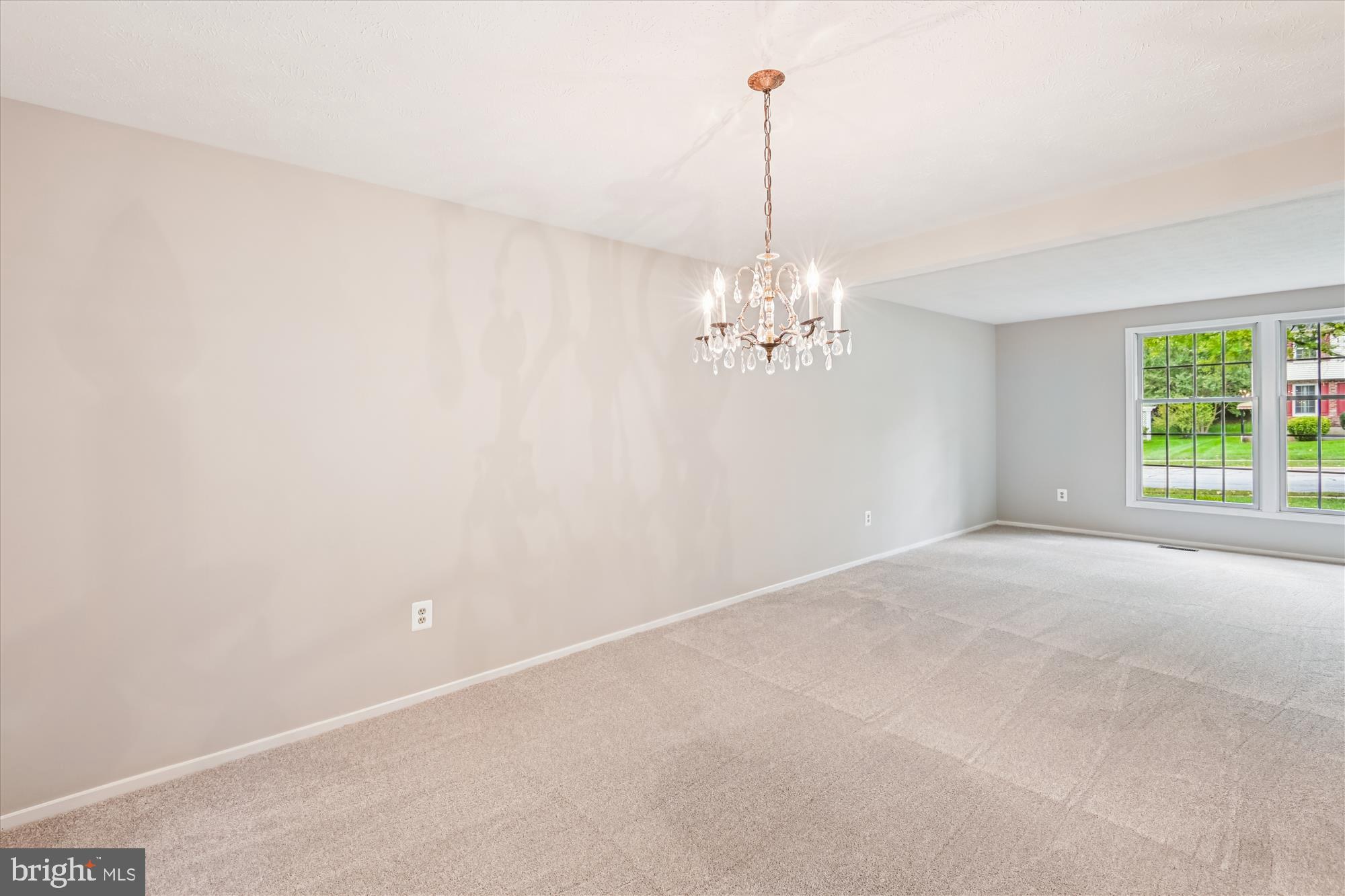 BAY HILLS - Residential