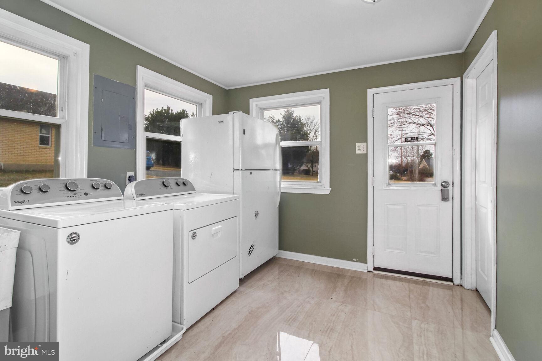 ABINGDON ESTATES - Residential Lease