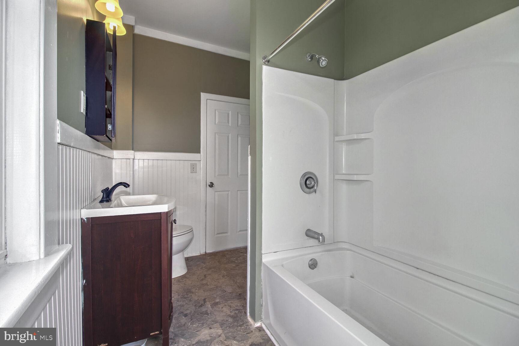 ABINGDON ESTATES - Residential Lease