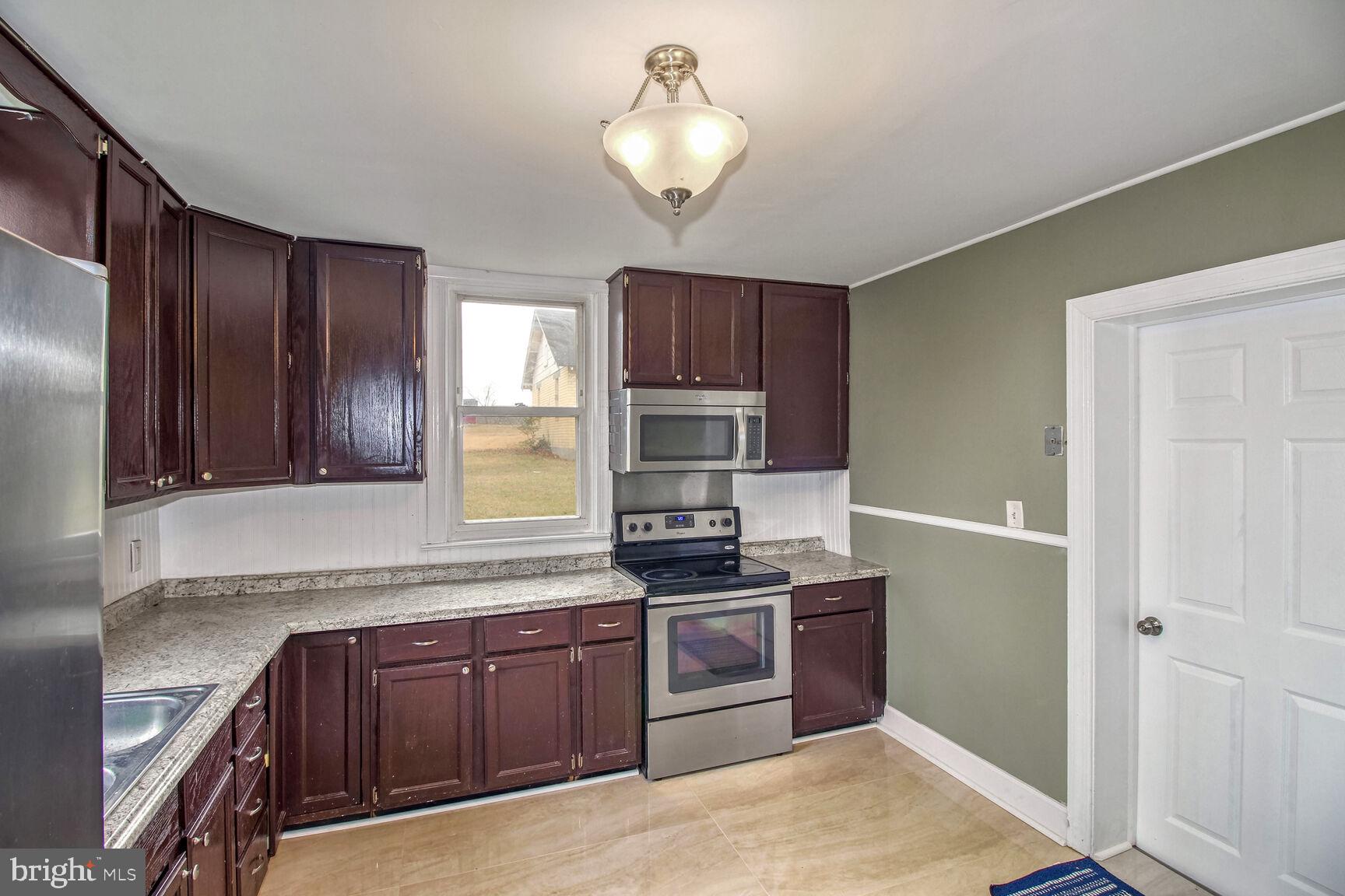 ABINGDON ESTATES - Residential Lease