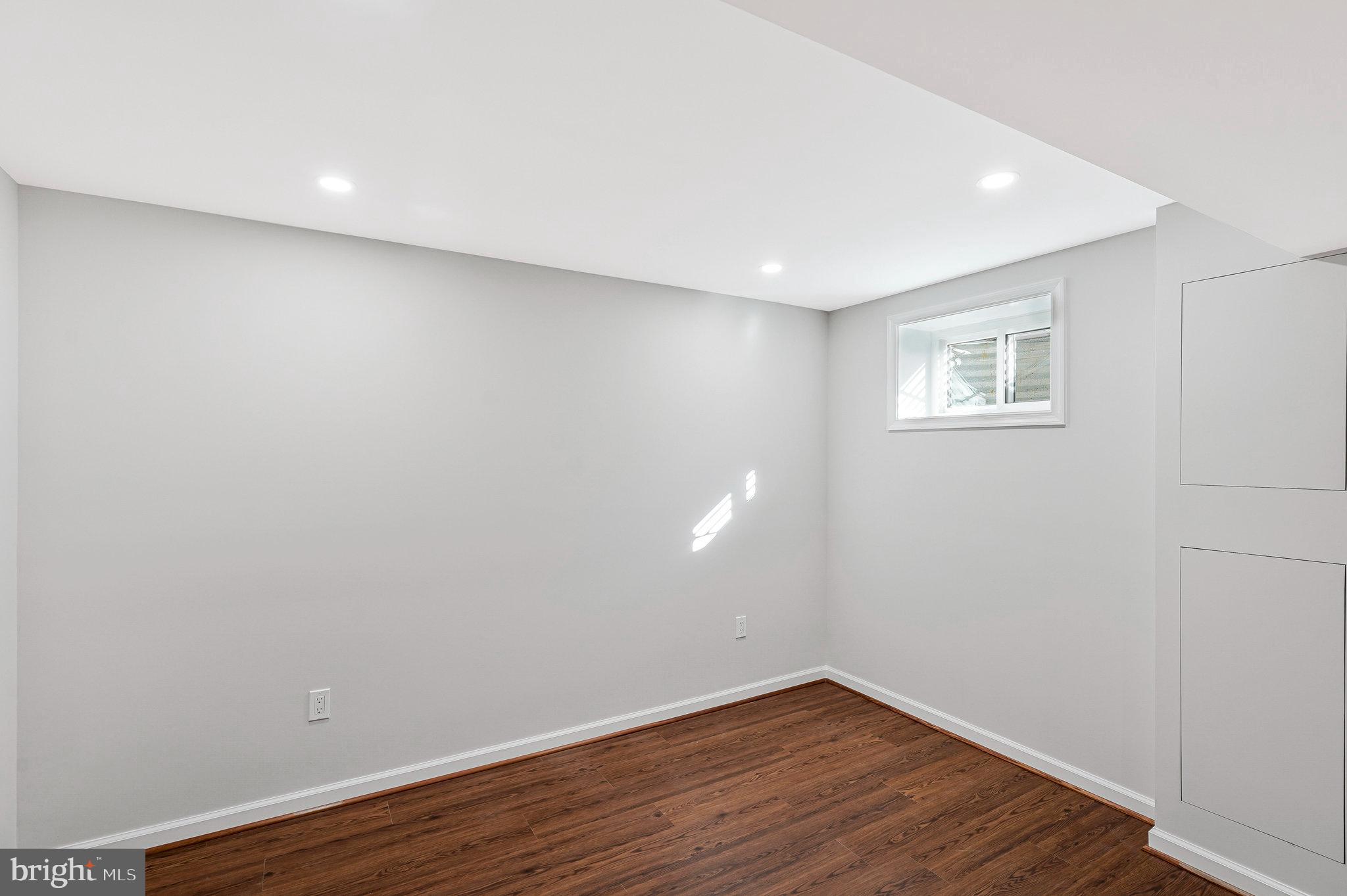 KINGS PARK WEST - Residential