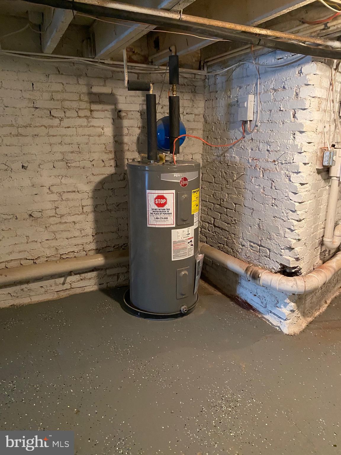 KERNEWOOD - Residential Lease