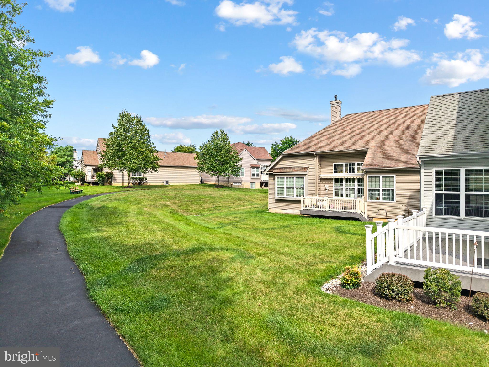 908 FARNHAM COURT 44 - Photo 4