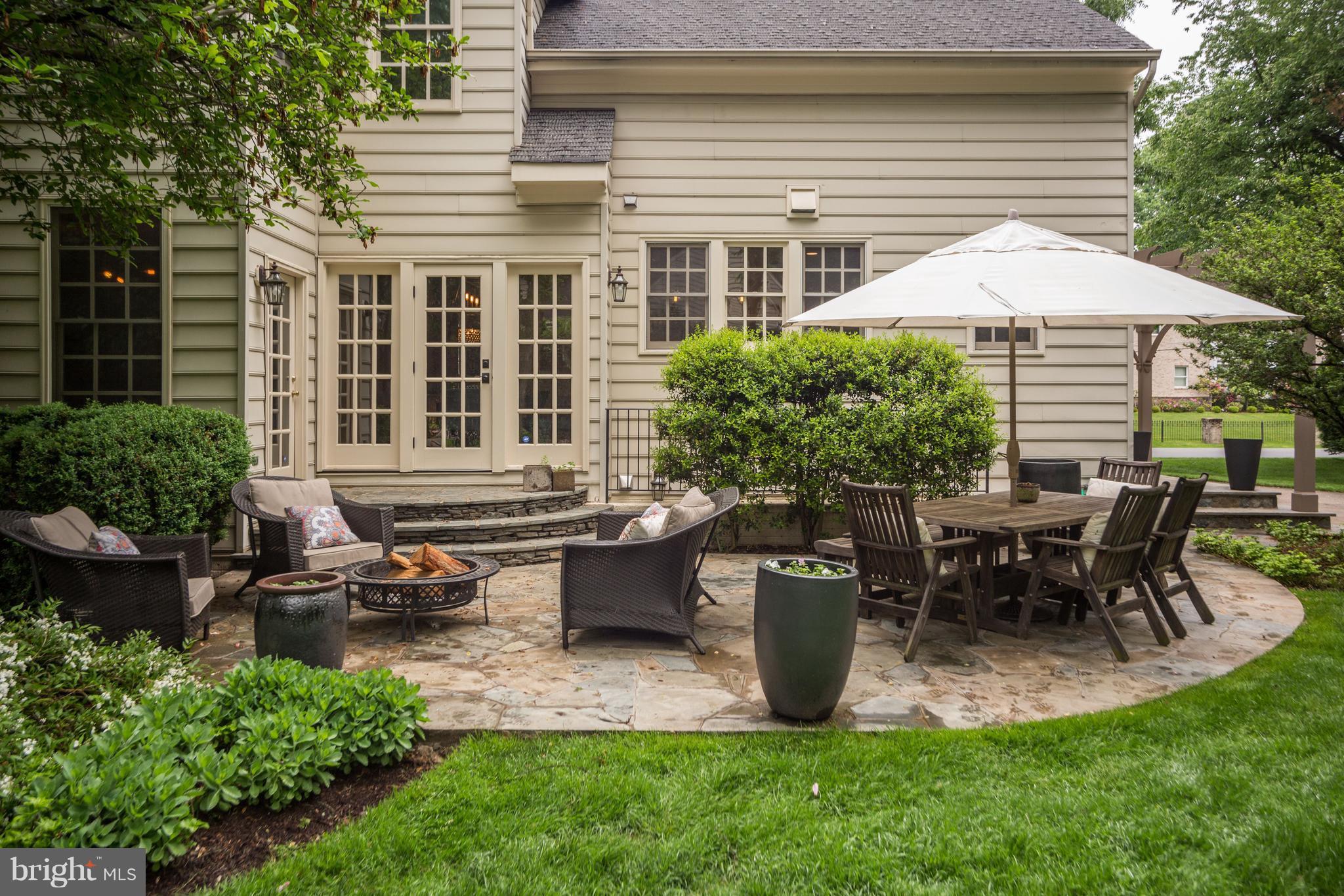 HILLSIDE MANOR - Residential