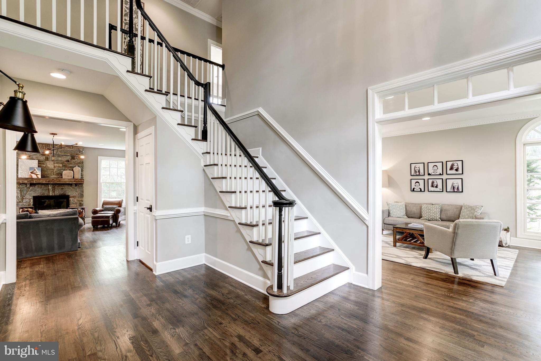 HILLSIDE MANOR - Residential